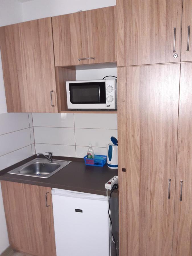 M47 Vendeghaz-Airport Hotel Debrecen Ngoại thất bức ảnh