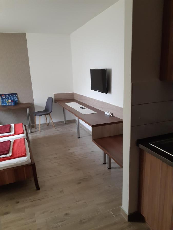 M47 Vendeghaz-Airport Hotel Debrecen Ngoại thất bức ảnh