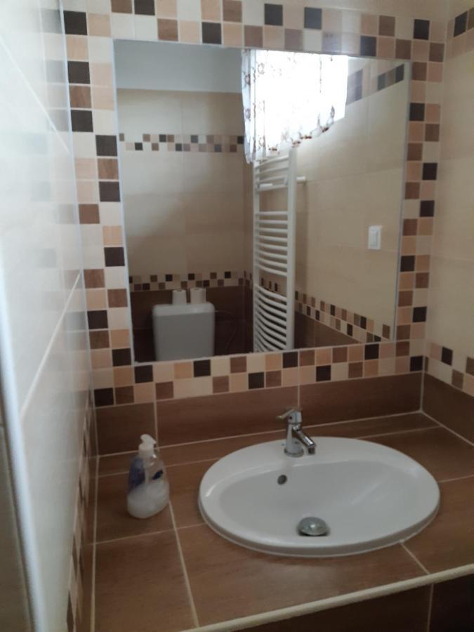 M47 Vendeghaz-Airport Hotel Debrecen Ngoại thất bức ảnh