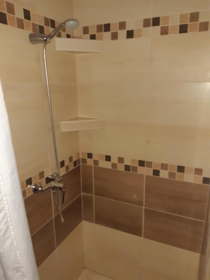 M47 Vendeghaz-Airport Hotel Debrecen Ngoại thất bức ảnh