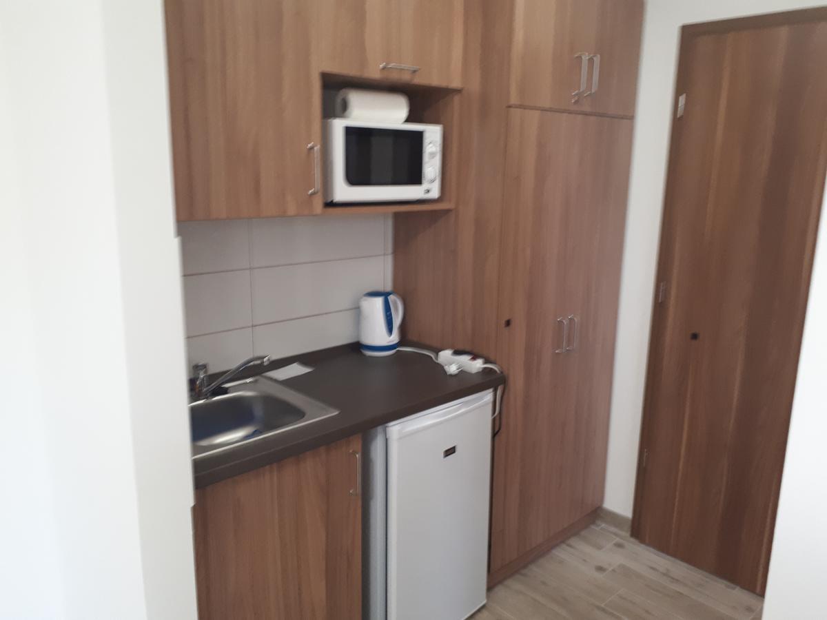 M47 Vendeghaz-Airport Hotel Debrecen Ngoại thất bức ảnh